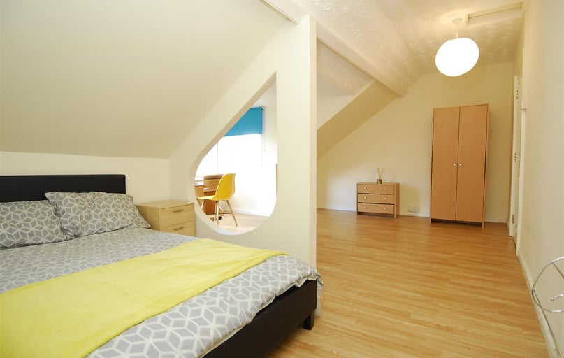 Alexandra Road, Mutley, Plymouth - Image 1